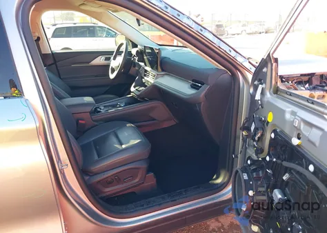 2025 Ford Explorer Active from USA, damaged, VIN 1FMUK8DH0SGA44483